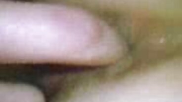 בראז'רים: הפיג'מה של ג'ניפר גבר מזיין מנדז מיועדת לקריעה בפורנו-HD