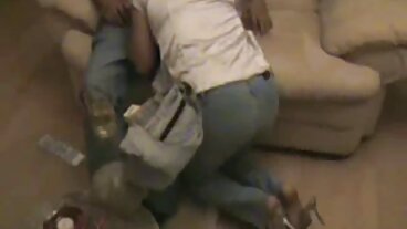 אבי מתחנן בפני המורה השחורה שלה לדחוף אותו לחטיפה השעיר סרטים לצפייה ישירה סק של העשרה שלה