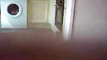 עושה כל מה שאפשר כדי לקבל את הכוס ציצים ענקיים הזה על ידי כדור שחור נוקשה