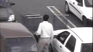 אמא סקס במטבח חינם הזויה מכה את החבר הכי טוב של הבן