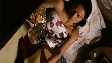 כלבות רזות מחליפות את ההצטיינות סקס לי חינם שלו