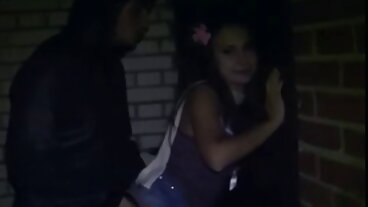 Roomies בלונדינית התחברו ל-ATM סרטונים כחולים חינם Threesome