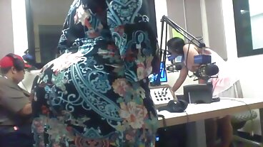 צעצועים גדולים לפני זין ענק! מורה מזיין תלמידה