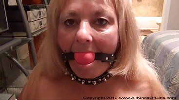 בנגברוס: סקסית מאוננת לאנה רואדס עובדת קשה בשביל ההצטיינות בפורנו-HD