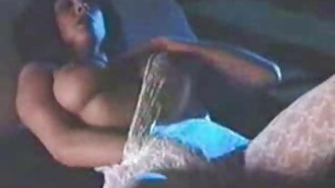 ביץ' ביוטי רוכב על בוב תותה סקס חינם גדול