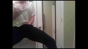 מטייל חזה הו התפנק וקרם מצלמות מין חינם על