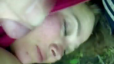 לבן החורג יש את רכיבת חייו תחת MILF מזיין את הבוסית