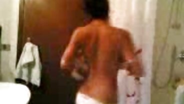 אמא חורגת שמנמנה מגי גרין ואריתה אדמס חולקות יחד אתרי פורנו חינם מיטה