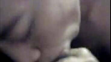 Reality Kings: Fucking Ginebra Bellucci's Ass on a Bed of Roses מוניקה סקס חינם בפורנו-HD