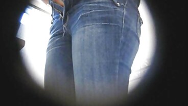 NaughtyAmerica: MILF בלונדינית סקסית, סרטי סקס חינם אמא צ'רלי פיניקס, מתבאסת על ידי הבריון של הבן בפורנו-HD